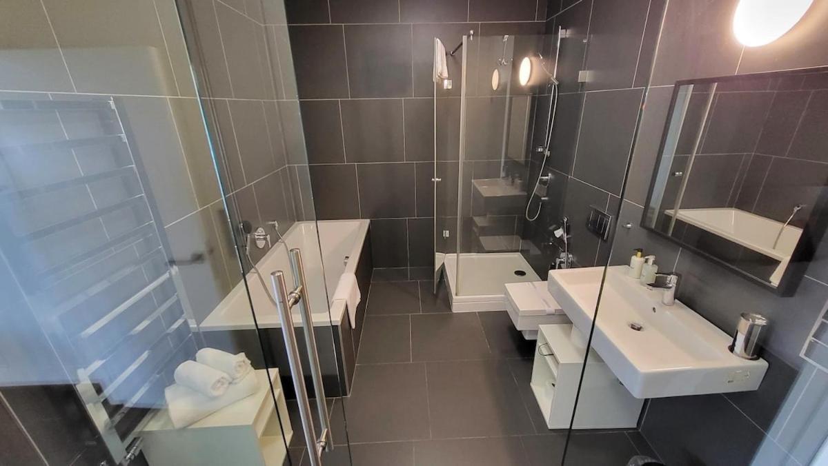 Apartment Luxury - Free Massages From Physiotherapists